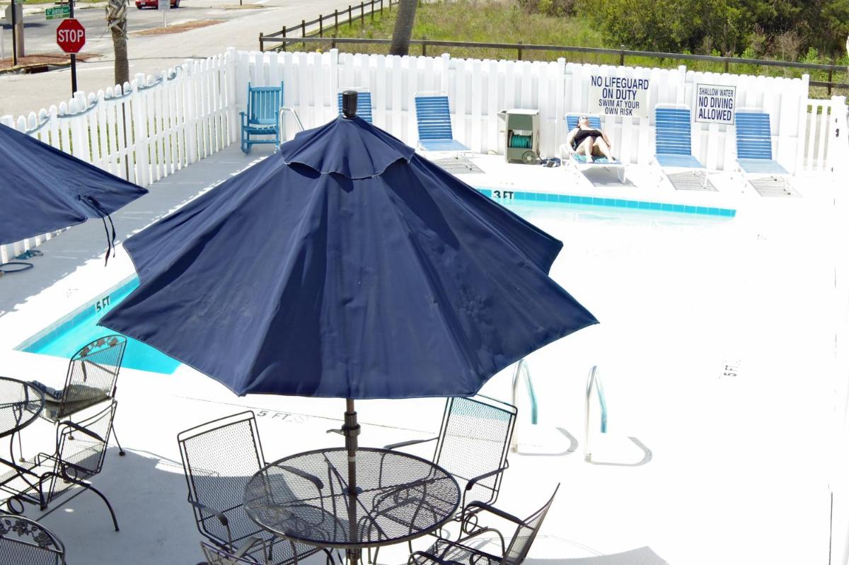 Edgewater Inn - image 4