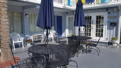 Edgewater Inn - image 7