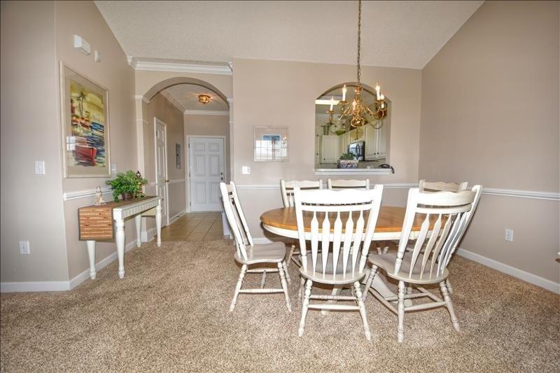 1033 The Havens - image 4