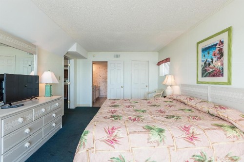Ocean Towers Resort by Capital Vacations - image 16