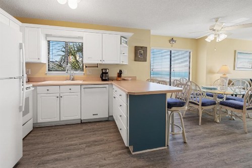 Sea Cloisters 305D Condo - image 7