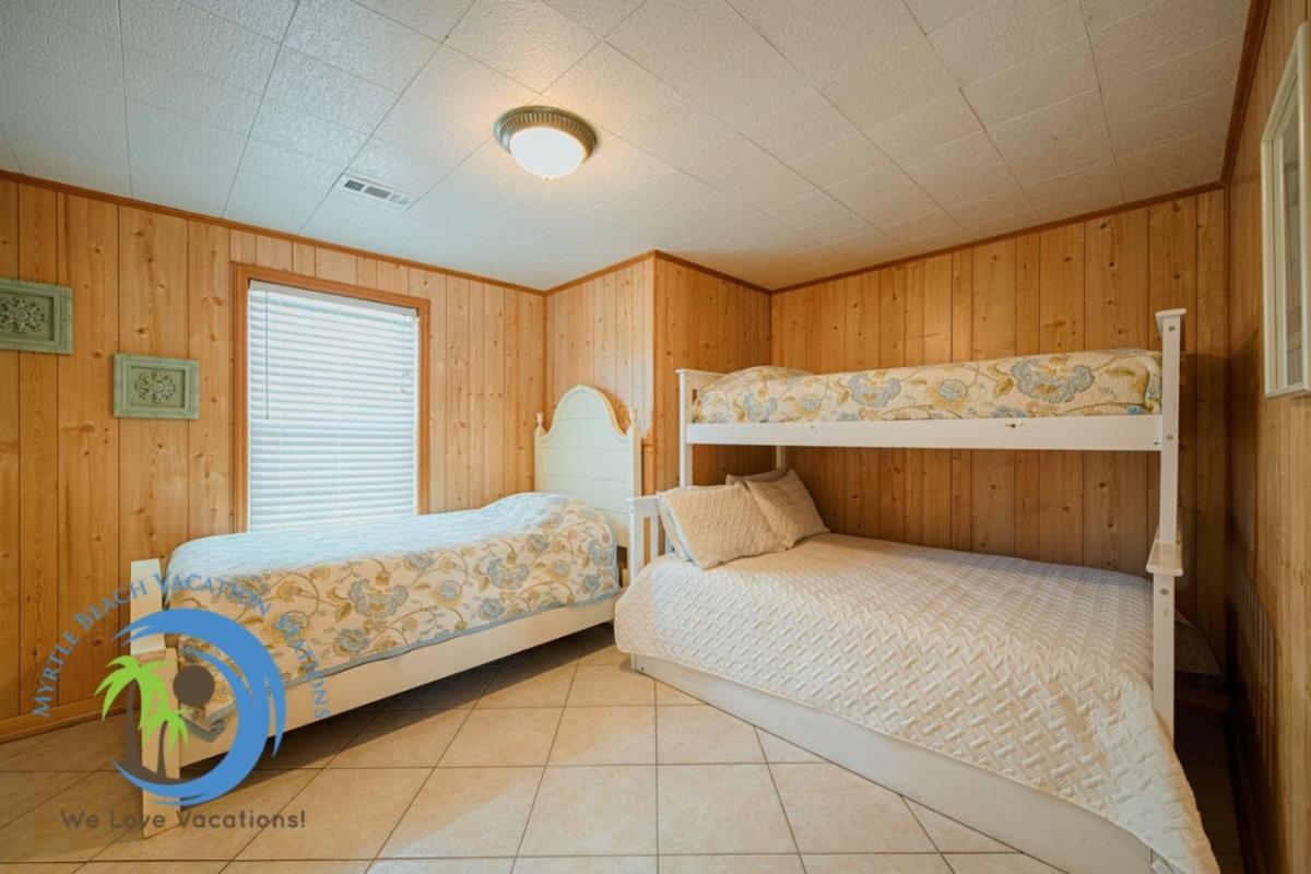 Cherry Grove Beach Bungalow #1 - image 4