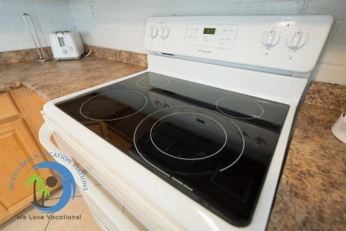 Cherry Grove Beach Bungalow #1 - image 9