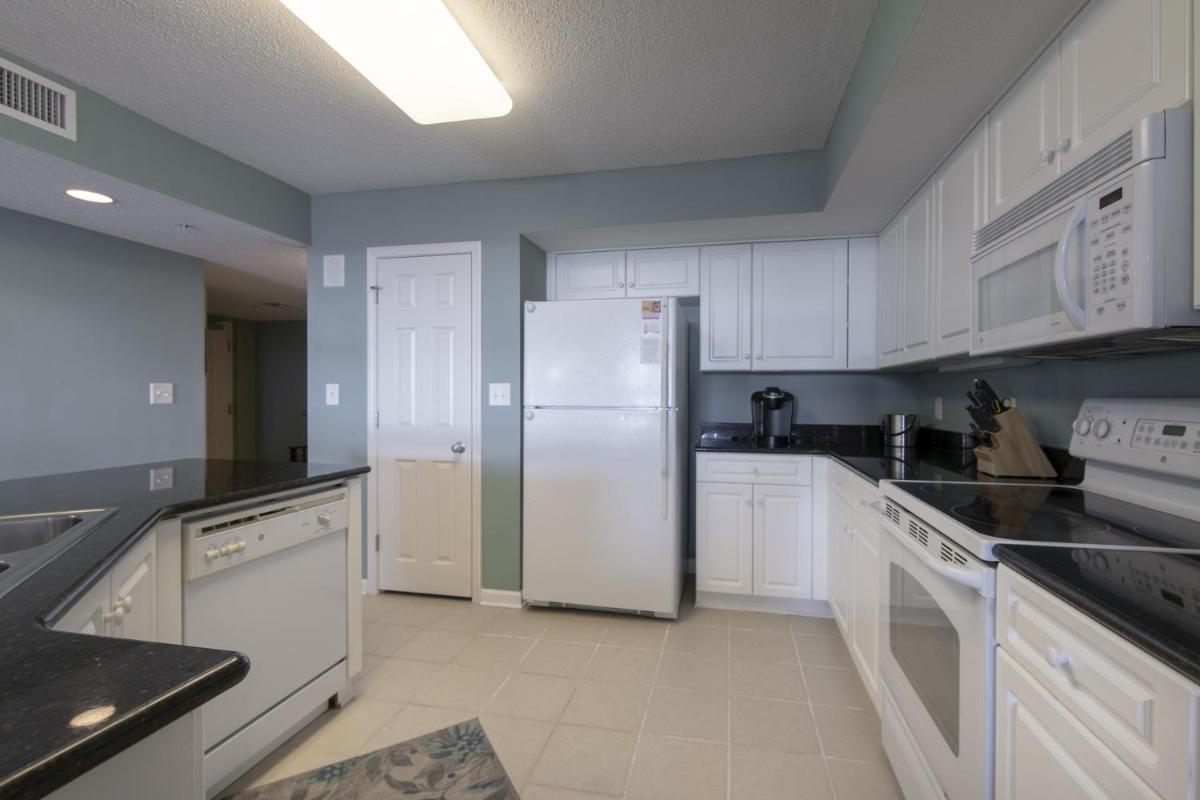Yacht Club Villas #1-801 - image 2