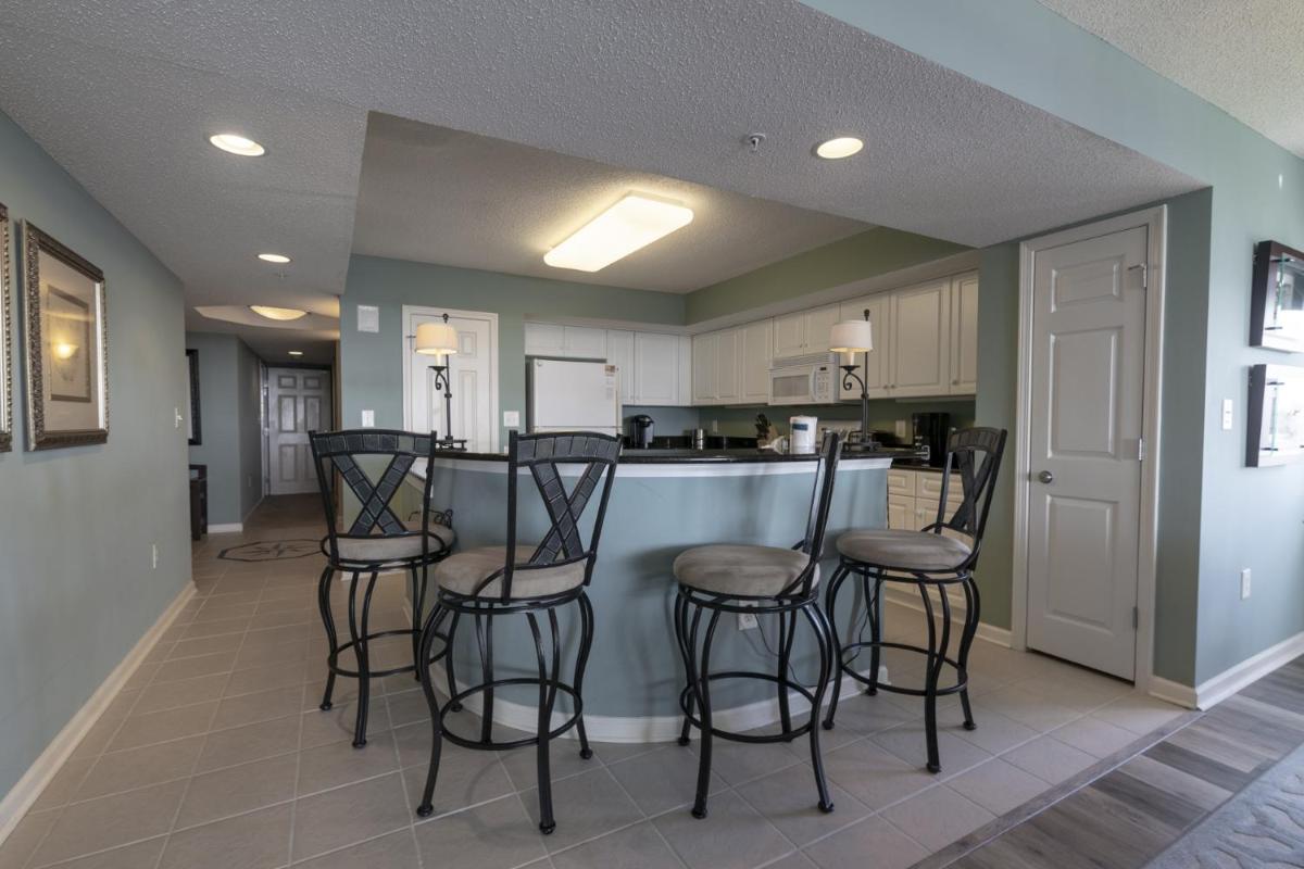 Yacht Club Villas #1-801 - image 3