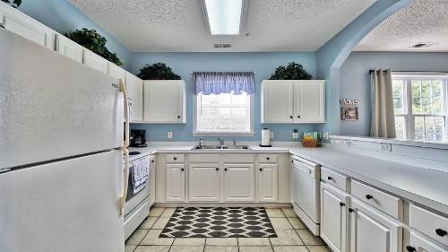 711 Ironwood Home - image 3