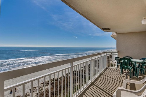 Crescent Shores by Condo-World - image 1