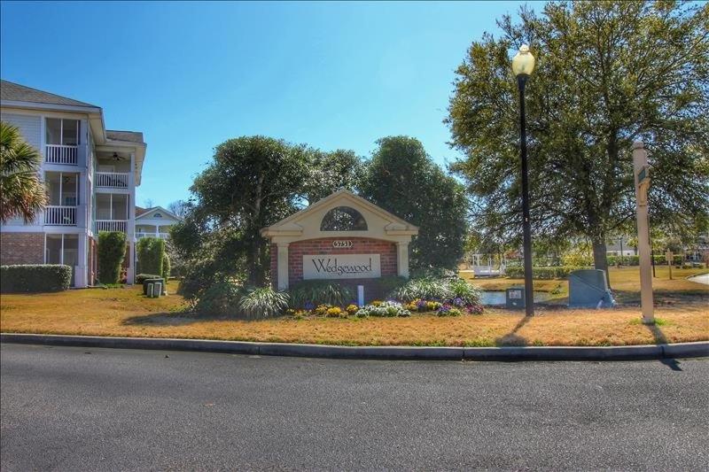 522 Wedgewood condo - image 2