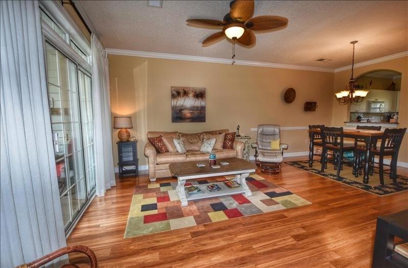 522 Wedgewood condo - image 3