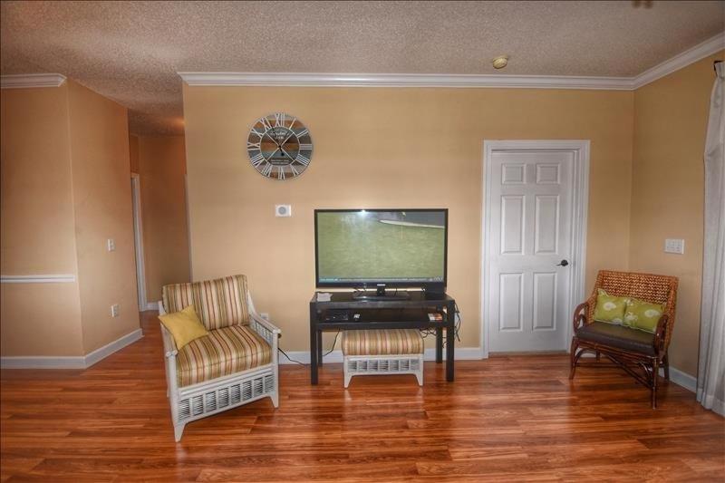 522 Wedgewood condo - image 4