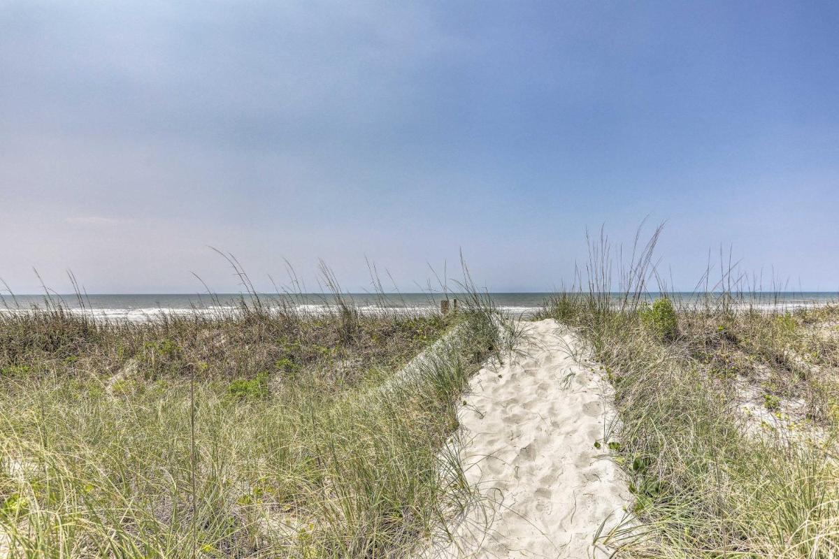 N Myrtle Beach Townhome 2 Min Walk to Ocean! - image 6