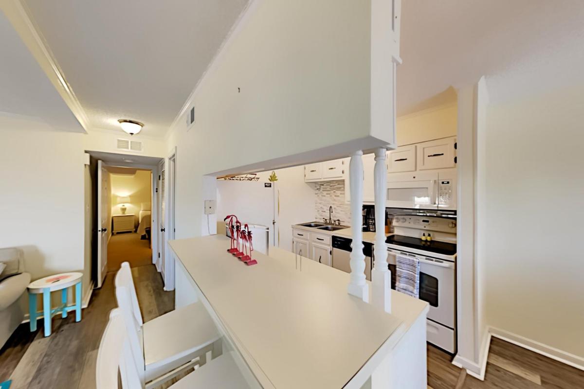 Exceptional Vacation Home in North Myrtle Beach condo - image 7