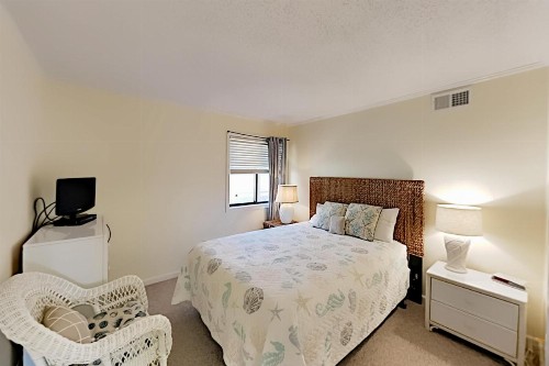 Exceptional Vacation Home in North Myrtle Beach condo - image 8