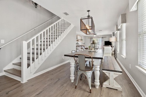 Cottage on Ocean Boulevard - image 2