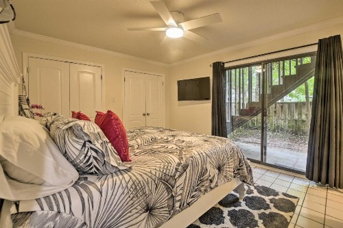 Pet-Friendly Hideaway in North Myrtle Beach! - image 10