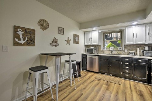 Pet-Friendly Hideaway in North Myrtle Beach! - image 8