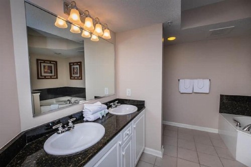 Barefoot Yacht Club Tower 1 504 4BR Condo - image 12