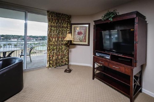 Barefoot Yacht Club Tower 1 504 4BR Condo - image 15