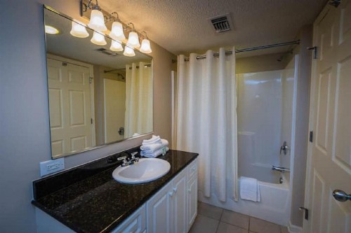 Barefoot Yacht Club Tower 1 504 4BR Condo - image 9