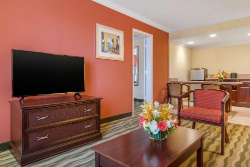 Best Western Plus Palm Beach Gardens Hotel & Suites and Conference Ct - image 11