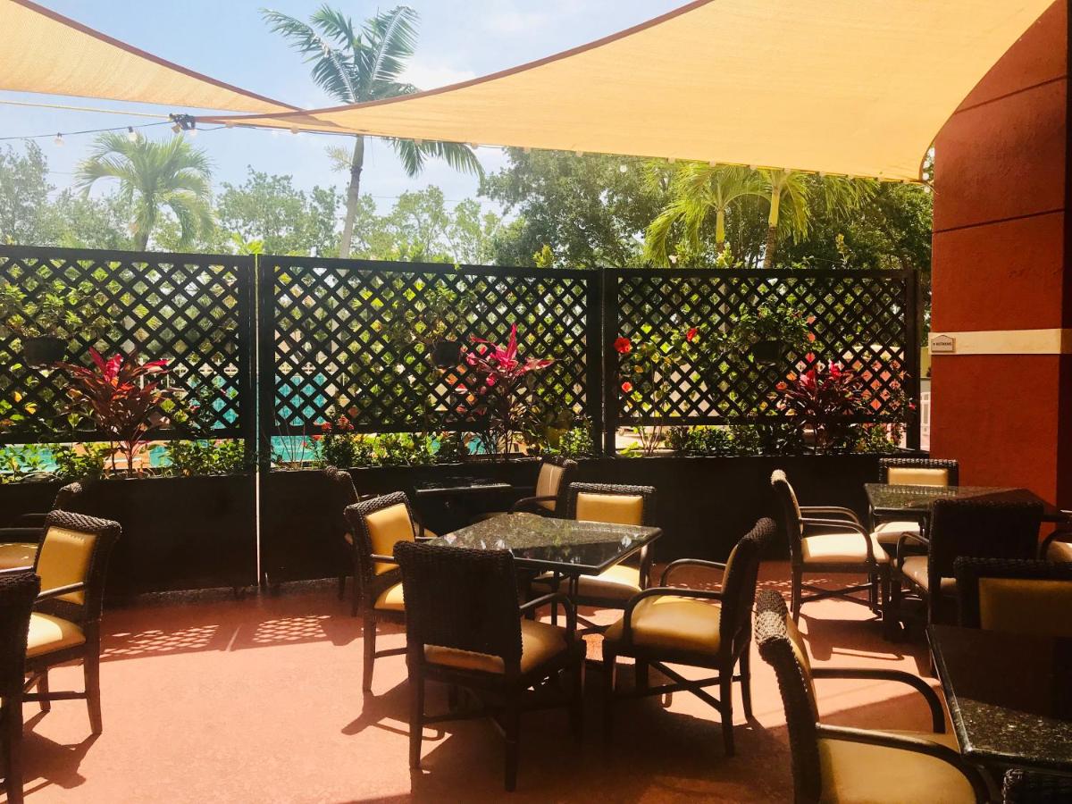 Best Western Plus Palm Beach Gardens Hotel & Suites and Conference Ct - image 2