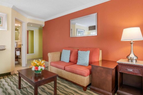 Best Western Plus Palm Beach Gardens Hotel & Suites and Conference Ct - image 25