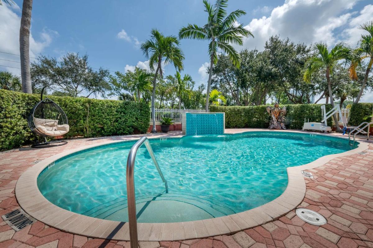 Best Western Plus Palm Beach Gardens Hotel & Suites and Conference Ct - image 4