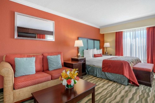 Best Western Plus Palm Beach Gardens Hotel & Suites and Conference Ct - image 8