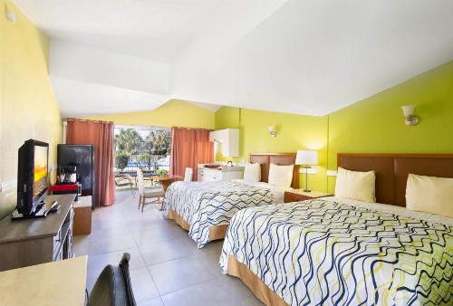 Warm Mineral Springs Motel - image 17