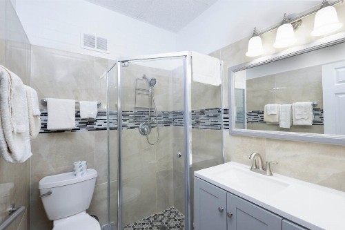 Warm Mineral Springs Motel - image 20