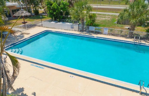 Warm Mineral Springs Motel - image 25