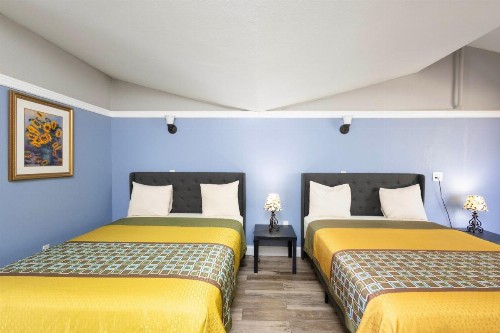 Warm Mineral Springs Motel - image 26