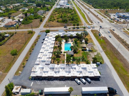 Warm Mineral Springs Motel - image 4