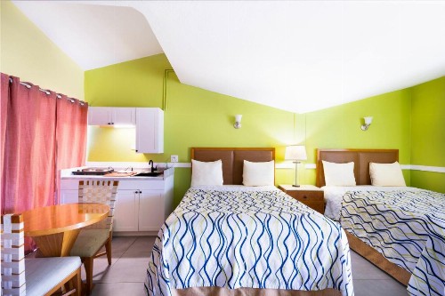 Warm Mineral Springs Motel - image 40