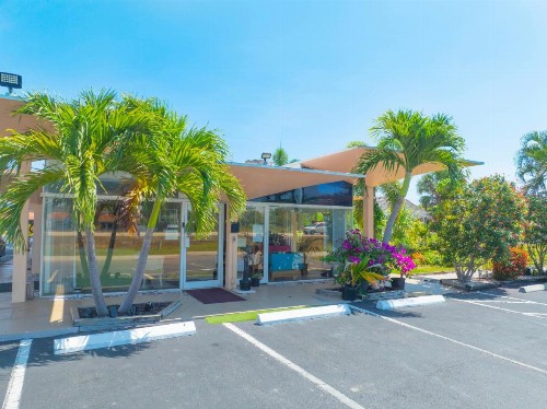 Warm Mineral Springs Motel - image 42