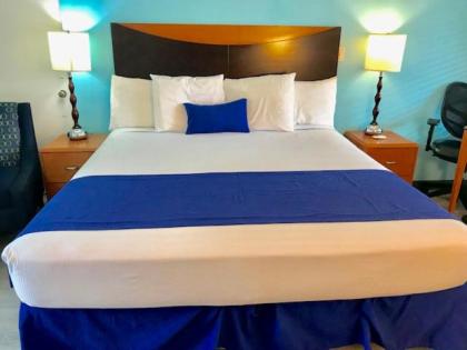 Malibu Resort Motel - image 5