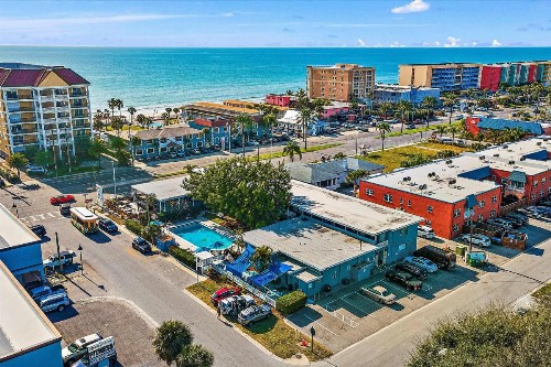 Malibu Resort Motel - image 19