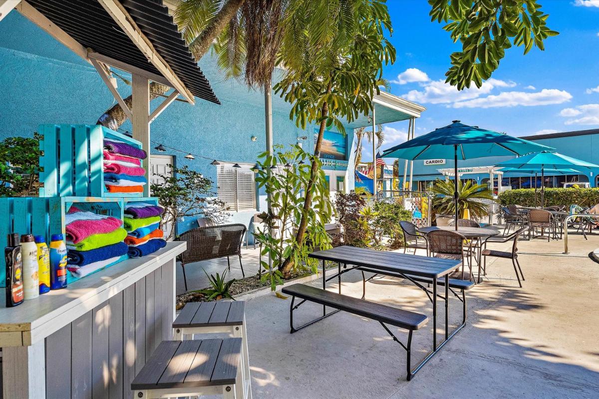 Malibu Resort Motel - image 2