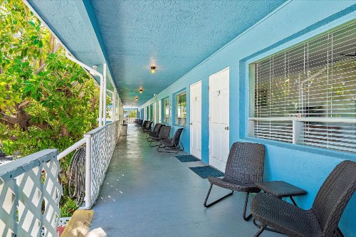 Malibu Resort Motel - image 28