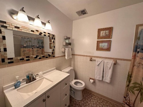 Malibu Resort Motel - image 29