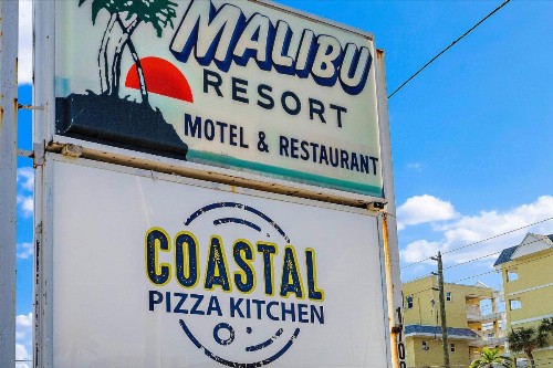Malibu Resort Motel - image 31