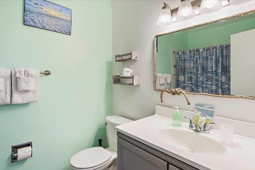 Malibu Resort Motel - image 32