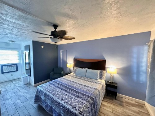 Malibu Resort Motel - image 38