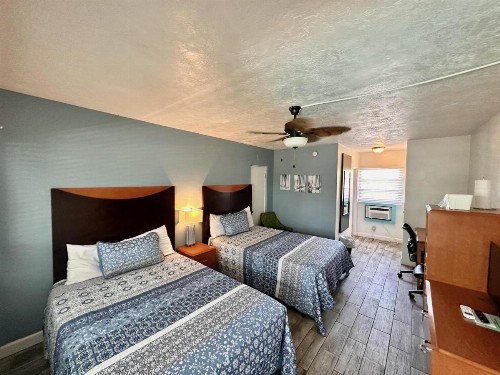 Malibu Resort Motel - image 44