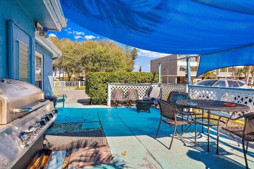 Malibu Resort Motel - image 5