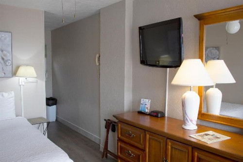 Florentine Family Motel - image 22