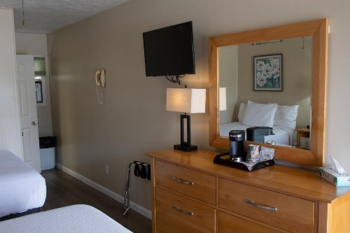Florentine Family Motel - image 26