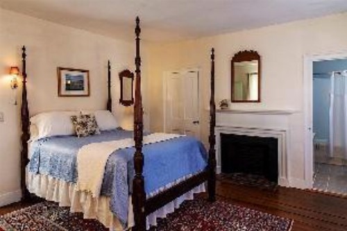 Centennial House Bed and Breakfast - image 10