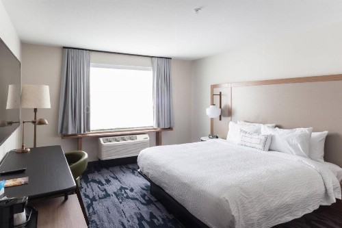 Fairfield Inn & Suites by Marriott Northfield - image 10
