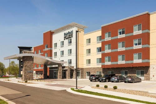 Fairfield Inn & Suites by Marriott Northfield - image 16
